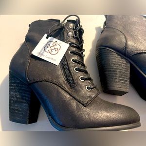 Black Daisy Fuentes boots